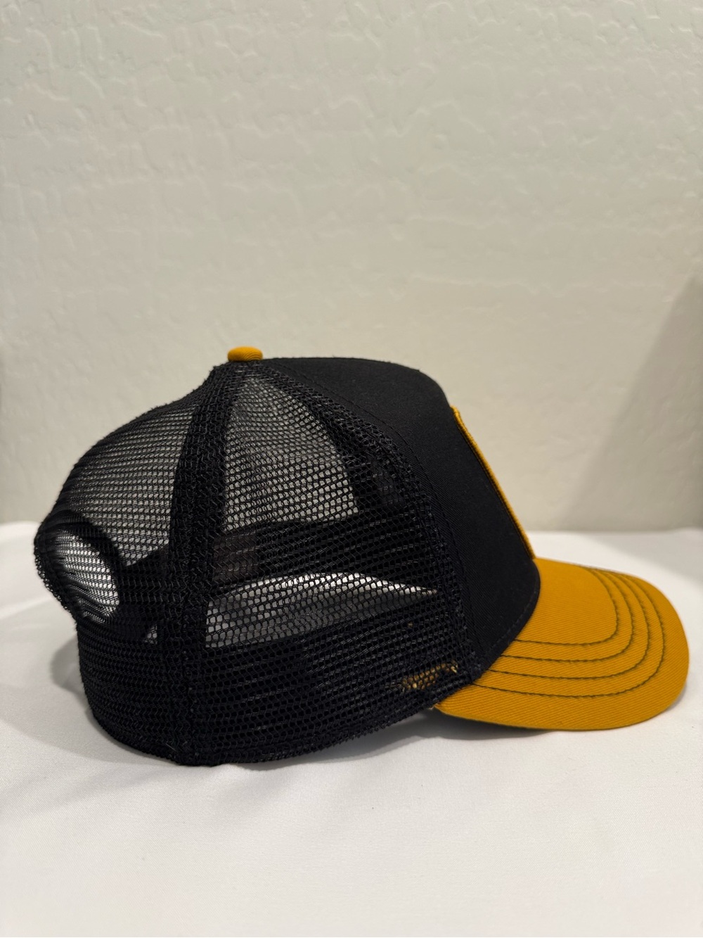 GOORIN BROS Funky Monkey Trucker Hat Black Gold Chimpanzee Animal Farm Cap EUC - Picture 8 of 10